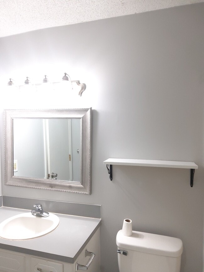 Building Photo - 101 Brandon Ln