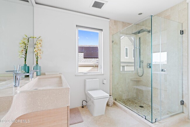 Building Photo - 7 Circle Dr