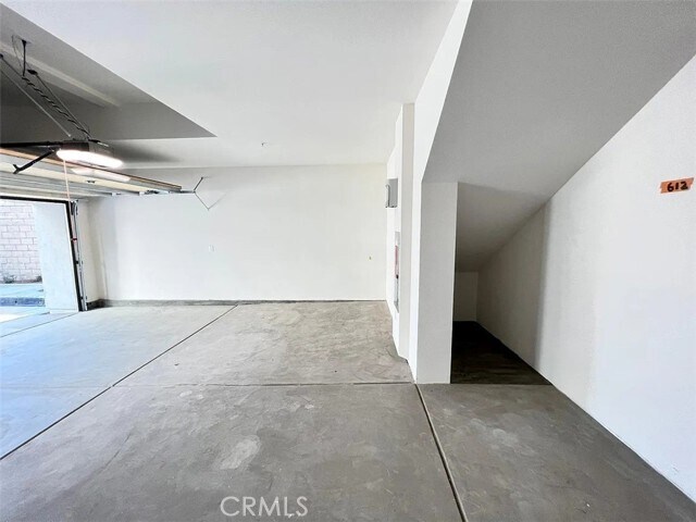 Building Photo - 1646 S Urbana St