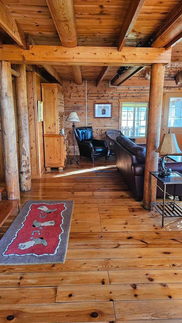 Building Photo - Beautiful cabin with privacy fully furnished