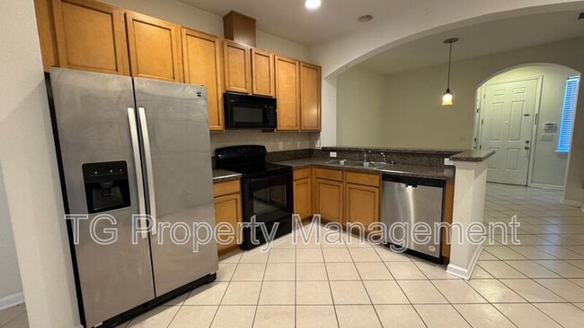 Building Photo - 12999 Sunset Lake Dr