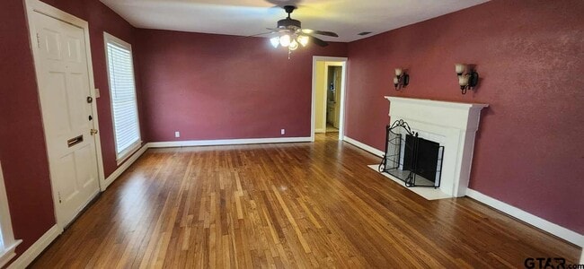 Building Photo - 409 Sunny Ln