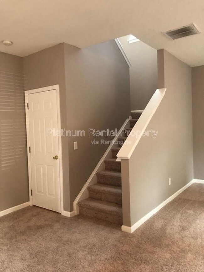Building Photo - 6205 Park Leaf Walk