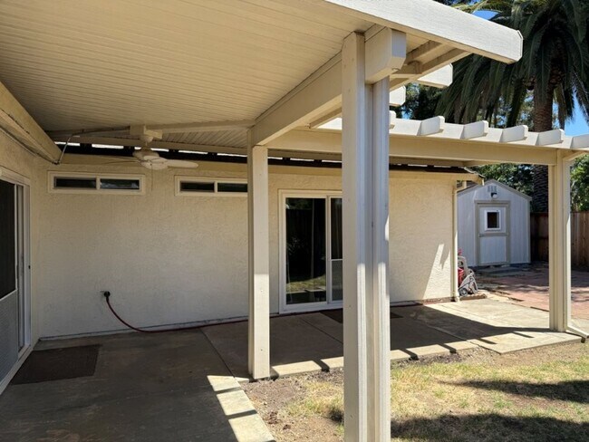 Building Photo - Modern 4 Bedroom One Story *Vacaville