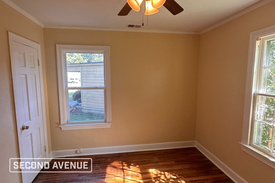 Building Photo - 2455 Twain Ave