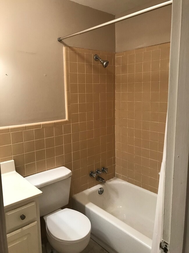 Building Photo - 330 Monte Vista Rd