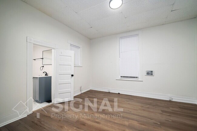 Building Photo - 4808 2nd Ave N