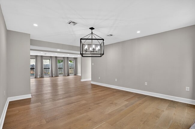 Building Photo - 6506 Jadecrest Dr