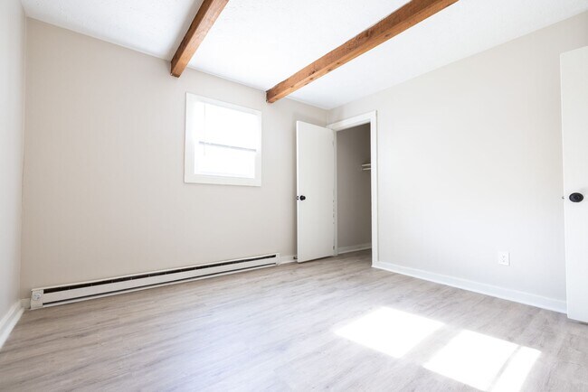 Building Photo - 3086-3092-3092 Grasmere Ave