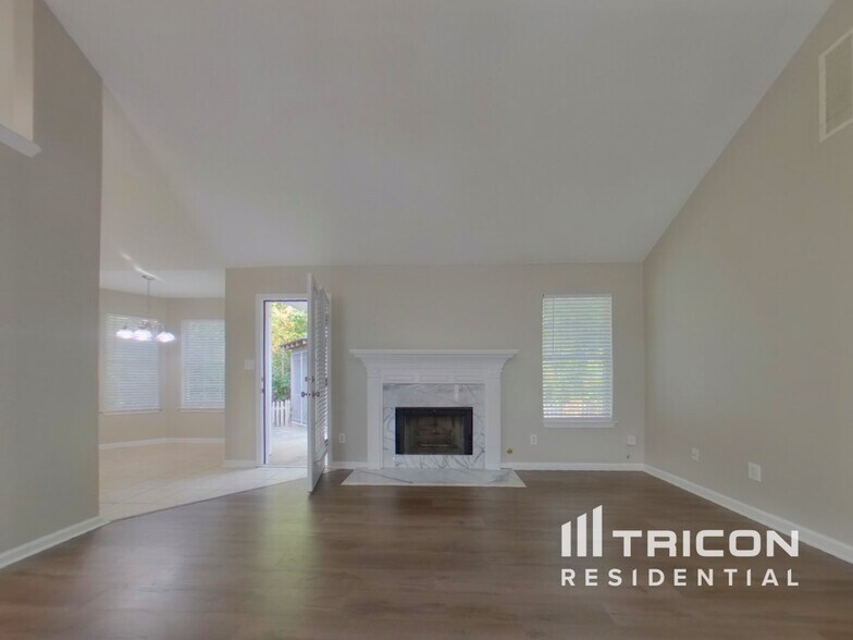Building Photo - 1260 Wilkes Crest Dr NE