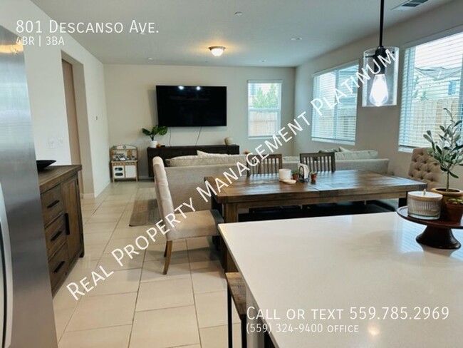 Building Photo - $300 MOVE IN BONUS $2,450 Bullard & DeWolf...