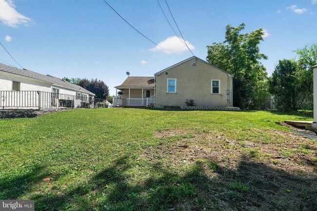 Building Photo - 137 Walker Ln