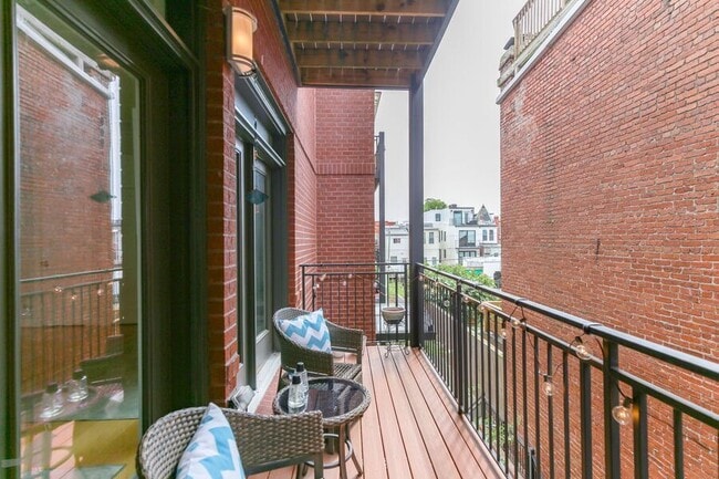 Building Photo - 3579 13th St NW