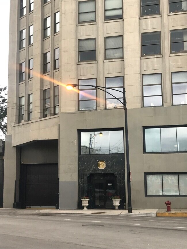 Building Photo - 1550 S Blue Island Ave