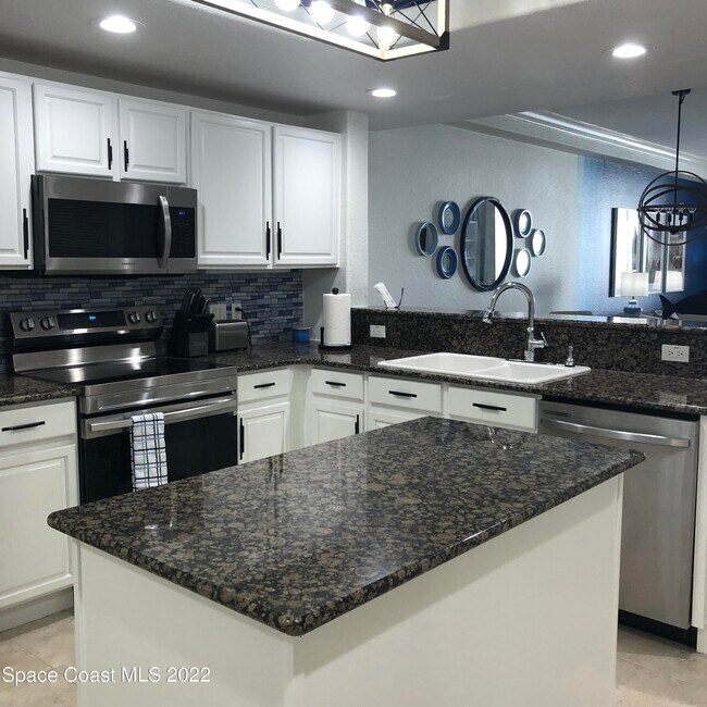 Building Photo - 806 Mystic Dr