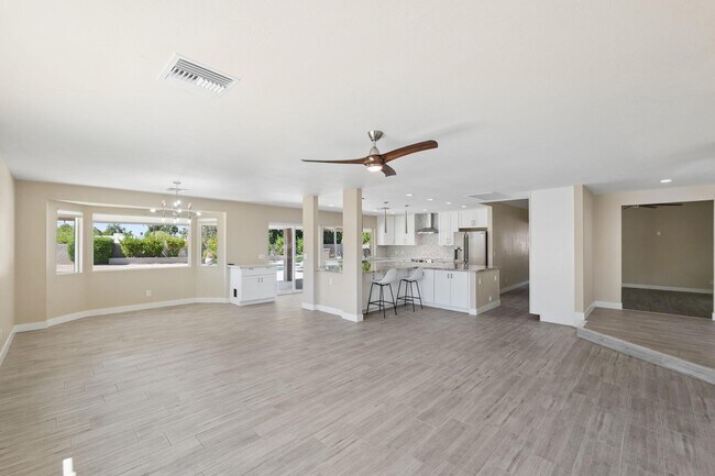 Building Photo - 13222 N 1st Ave