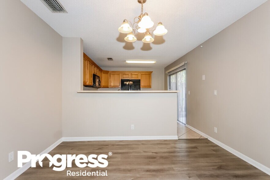 Building Photo - 1725 Shoreside Cir