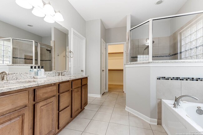 Building Photo - 3319 Brooktree Ct