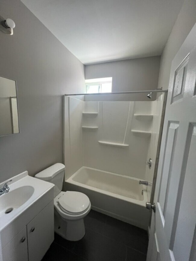 Building Photo - Gorgeous 3-Bedroom, 3-Bath Home in East Kensington – Newly Renovated!