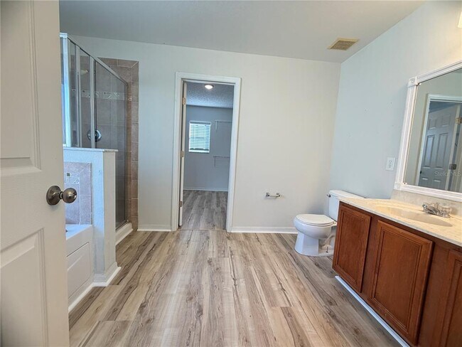 Building Photo - 246 Canna Dr
