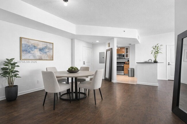 Building Photo - 7910 Harbor Island Dr