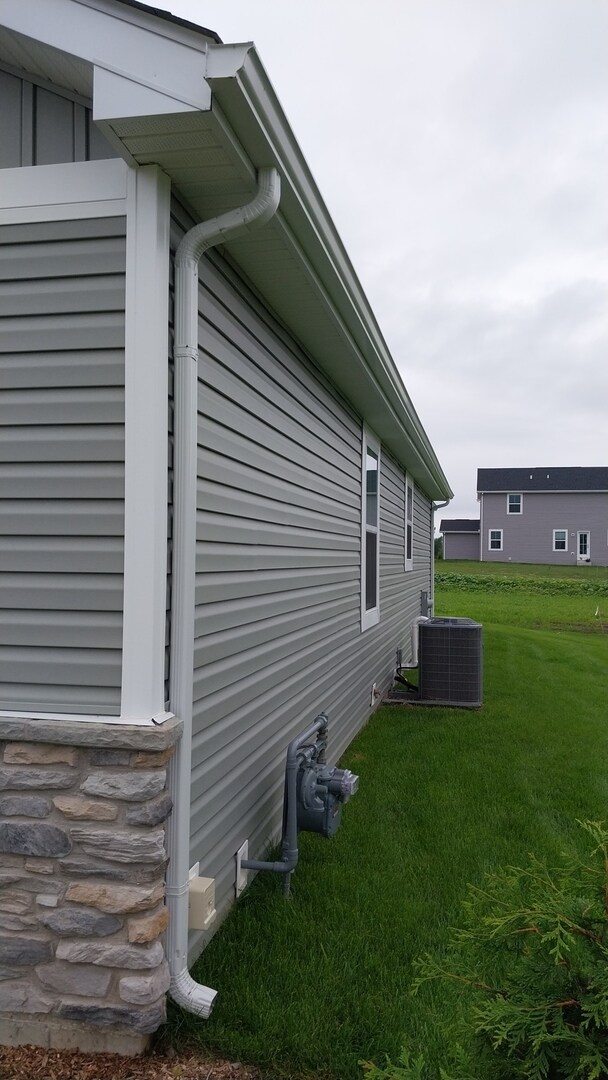 Building Photo - 121 Cornerstone Dr