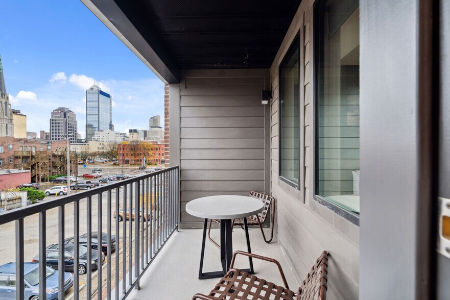 Building Photo - 423 E Michigan St