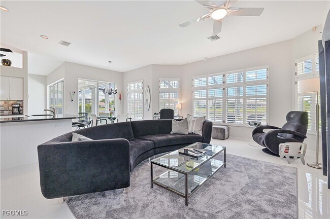 Building Photo - 3681 Lakemont Dr