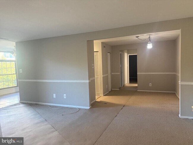 Building Photo - 3300 Woodburn Village Dr