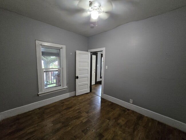 Building Photo - 208 Clay St