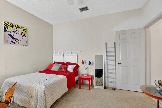 Building Photo - 7623 Cinebar Dr