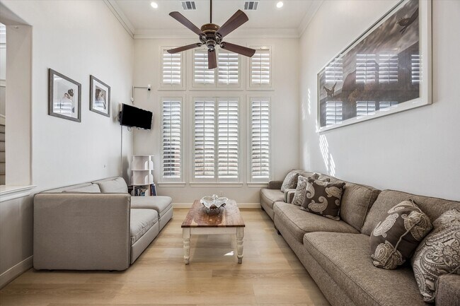 Building Photo - 3047 Bonnebridge Way Blvd