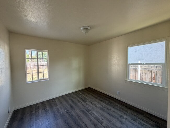 Building Photo - 701 Mcclean Ave