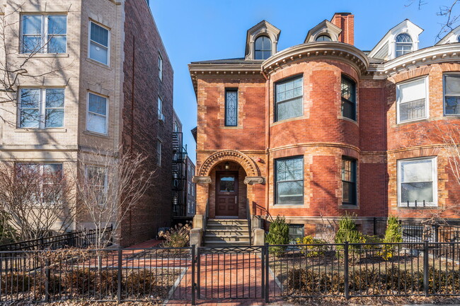 Building Photo - 1762 Beacon St