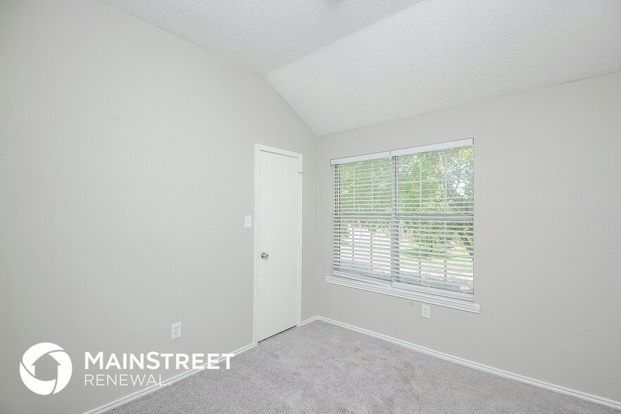 Building Photo - 2817 Fenwick St