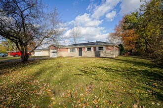 Building Photo - Recently Remodeled 4-Bedroom Home with Modern Upgrades & Spacious Yard in McCordsville