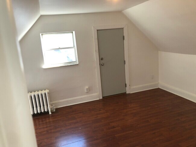 Room 1 - 29 W Baltimore Ave