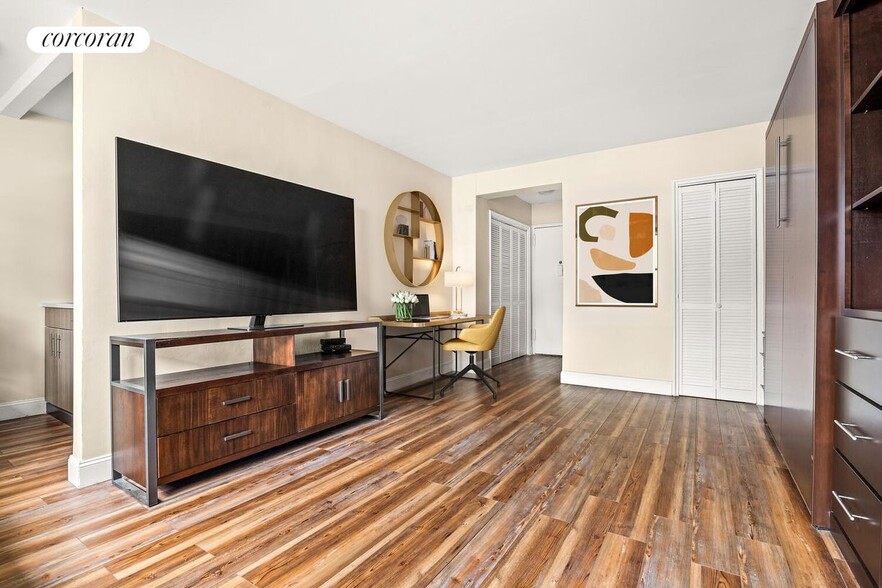 Building Photo - 130 Hicks St