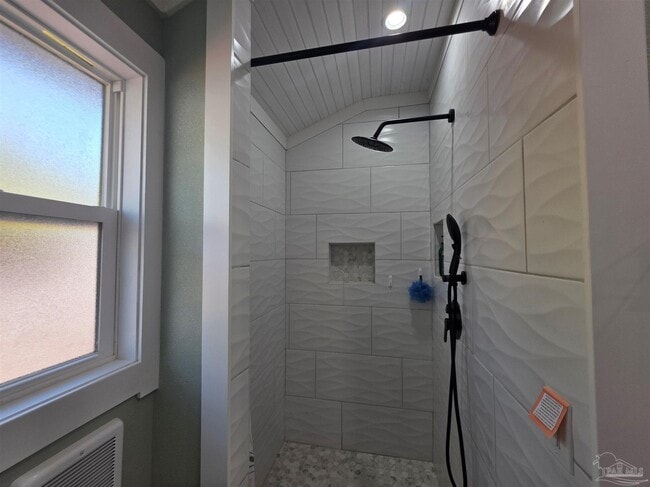 Building Photo - 430 S 1st St