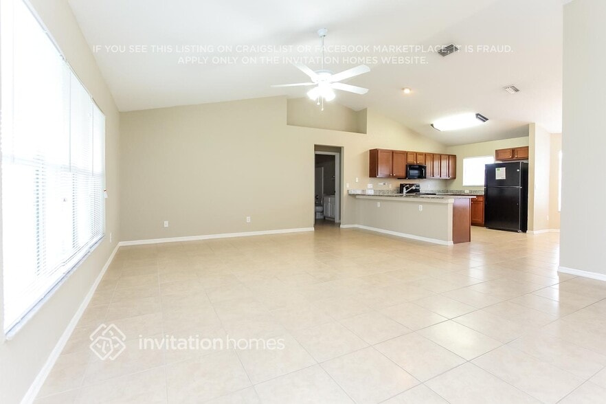 Building Photo - 391 Vitorio St