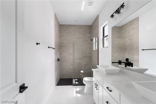 Building Photo - 833 91st Ave N