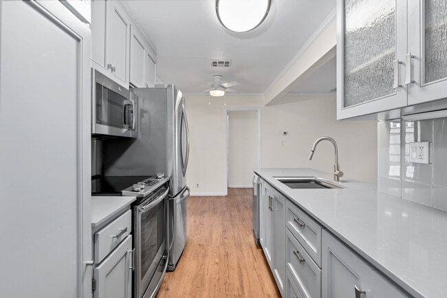 Building Photo - Unique 2 Bedroom, 1 Bath Stand-Alone House...