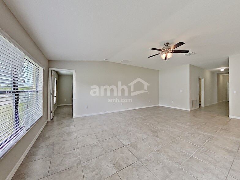 Building Photo - 10132 Carloway Hills Dr