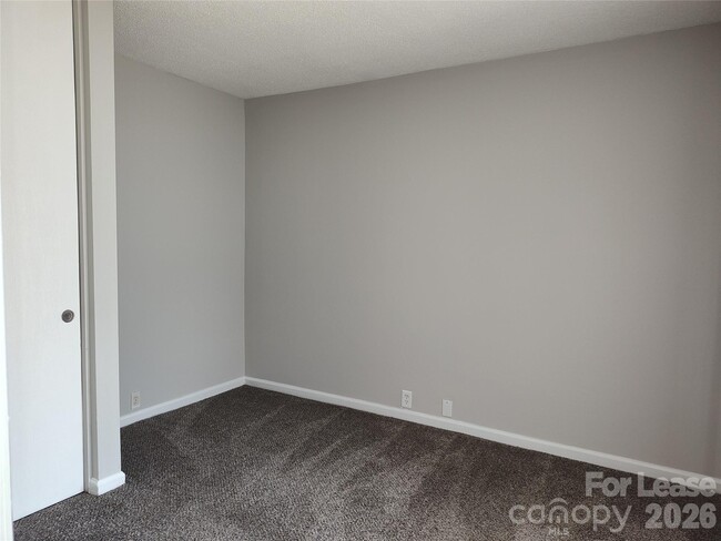 Building Photo - 7001 Stonington Ln