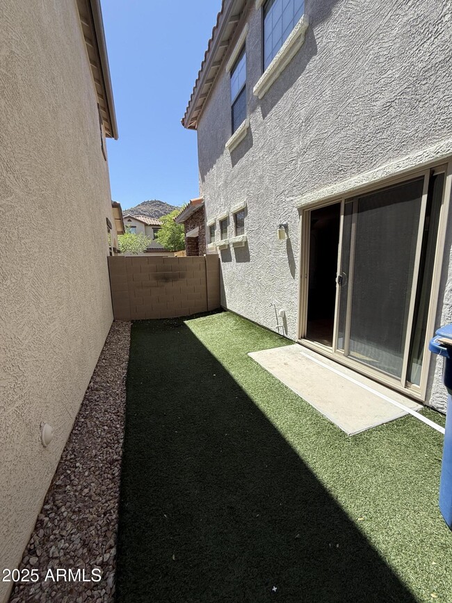 Building Photo - 5355 W Chisum Trail