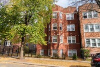 Building Photo - Albany Park - 2 Bed / 1 Bath - Laundry In-Unit w/ Central Heat