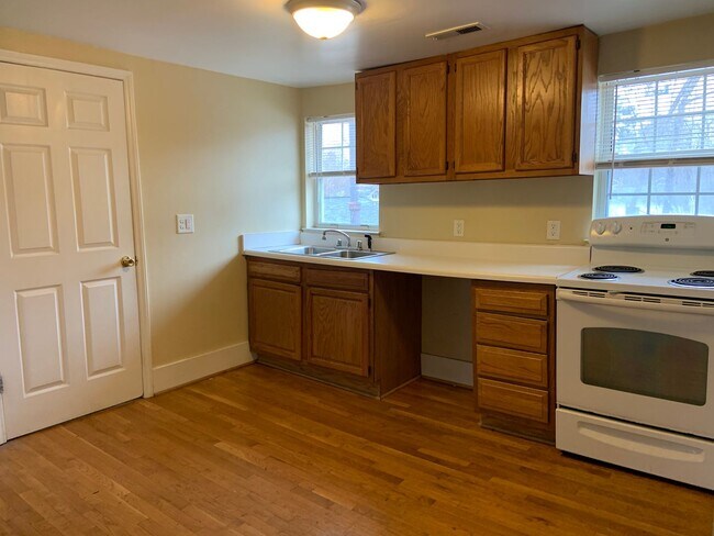 Building Photo - 1105 McCormick St