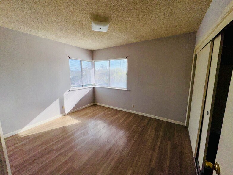 Building Photo - 920 N 1st St