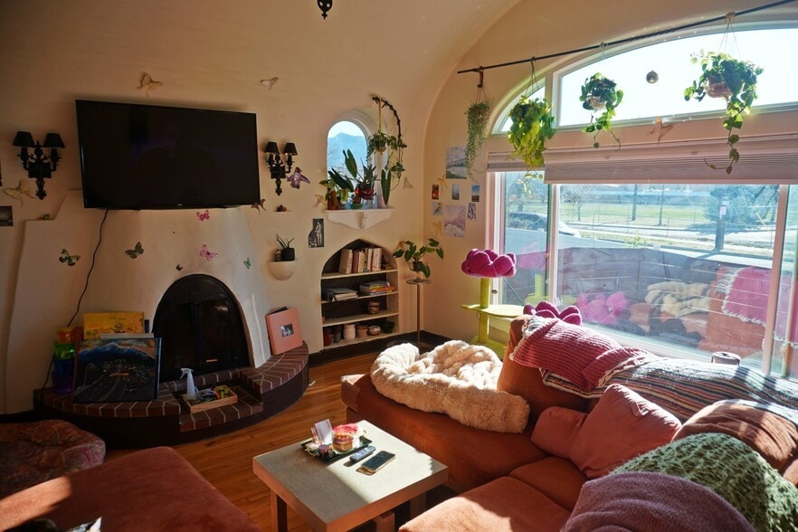 Building Photo - 131 N Hancock Ave