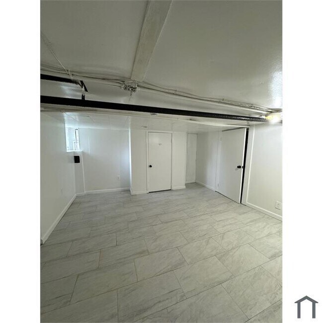 Building Photo - 3 Bedroom with Basement